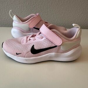 Kid’s Nike Revolution 7 Sneakers 11c